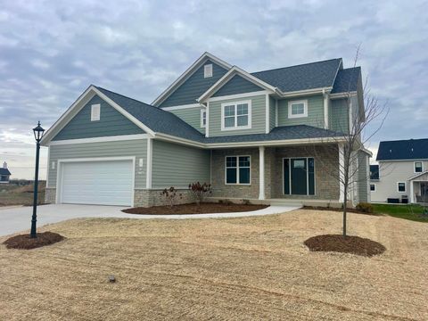 N54W19340 Kearney Ln, Menomonee Falls, WI 53051 - #: 1942629