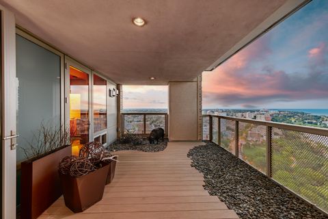 923 E Kilbourn Ave Milwaukee WI 53202