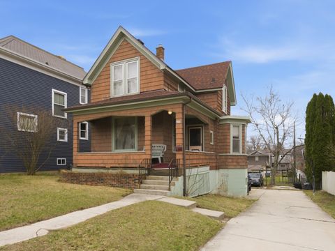 Photo of 413 New York Ave, Sheboygan, WI 53081 (MLS # 1957815)