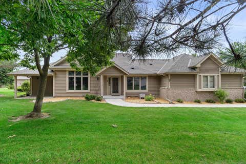Photo of W240N2365 E Parkway Meadow Cir, Pewaukee, WI 53072 (MLS # 1970726)
