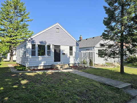 Photo of 2471 S 74th St, West Allis, WI 53219 (MLS # 1966146)