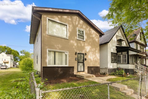 Photo of 3270 N 11th St, Milwaukee, WI 53206 (MLS # 1965354)