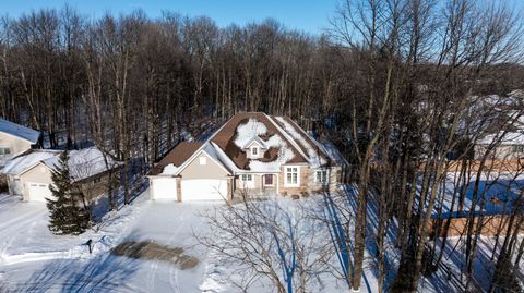 Photo of 1060 Tahoe Ct, Menasha, WI 54952 (MLS # 1947702)