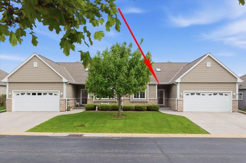 Photo of 2412 Stoney Ln, Grafton, WI 53024 (MLS # 1963350)