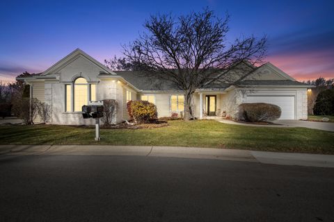 Photo of W233N3088 Oakmont Ct, Pewaukee, WI 53072 (MLS # 1944271)