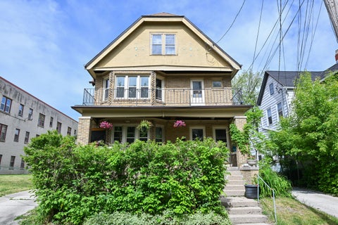 Photo of 1803 N Arlington Pl, Milwaukee, WI 53202 (MLS # 1965193)