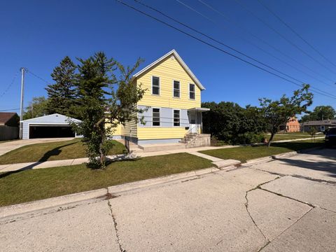 Photo of 2512 S 10th St, Sheboygan, WI 53081 (MLS # 1971530)