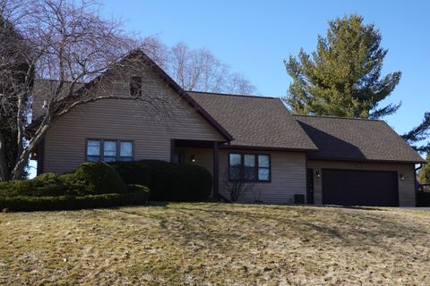 Photo of 715 Torrey Pines Dr, Twin Lakes, WI 53181 (MLS # 1951007)