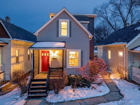 Photo of 2607 E Oklahoma Ave, Milwaukee, WI 53207 (MLS # 1949547)