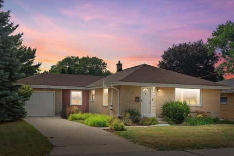 Photo of 3667 S Sunset Dr, Milwaukee, WI 53220 (MLS # 1972434)