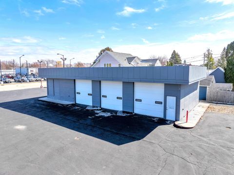 Photo of 446 N Main St, Fond Du Lac, WI 54935 (MLS # 1955850)