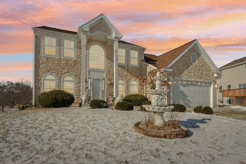 Photo of 8347 S Palomino Dr, Oak Creek, WI 53154 (MLS # 1905411)