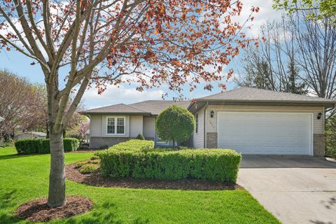 Photo of 1413 Oak St, Watertown, WI 53098 (MLS # 1960199)