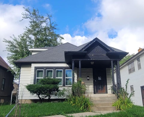 Photo of 4343 N 17th St, Milwaukee, WI 53209 (MLS # 1982134)