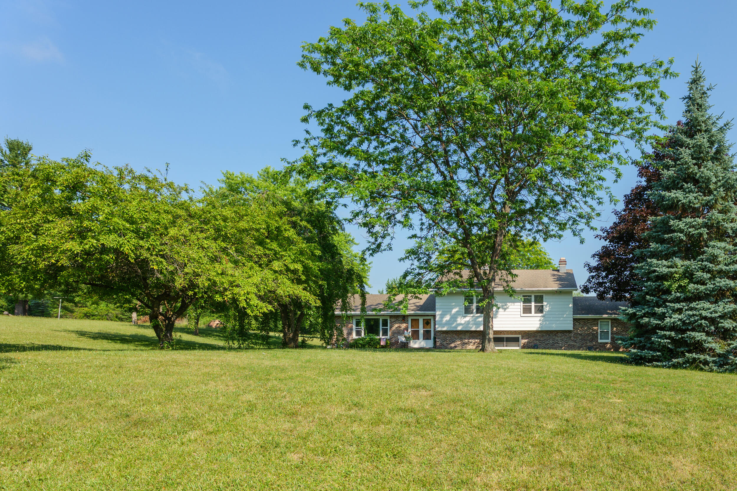 Bristol, Wisconsin 53104, United States, 4 Bedrooms Bedrooms, ,3 BathroomsBathrooms,Residential,Active,168281