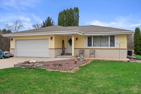 N56W29328 Westview Rd, Hartland, WI 53029 - #: 1915088