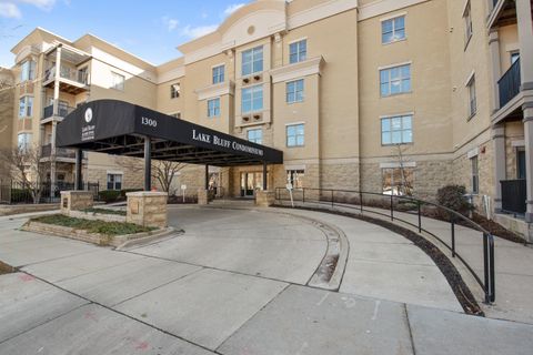 Photo of 1300 N Prospect Ave, Milwaukee, WI 53202 (MLS # 1950615)