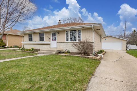 Photo of 2242 W Carrington Ave, Oak Creek, WI 53154 (MLS # 1956012)