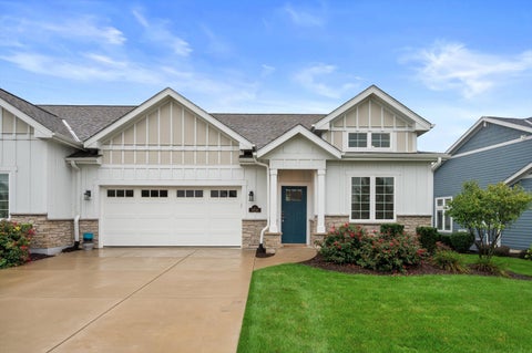 Photo of 4706 N cottage Ln, Pleasant Prairie, WI 53158 (MLS # 1981628)