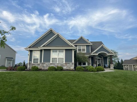 Photo of 10210 S Kendrick Dr, Oak Creek, WI 53154 (MLS # 1920833)
