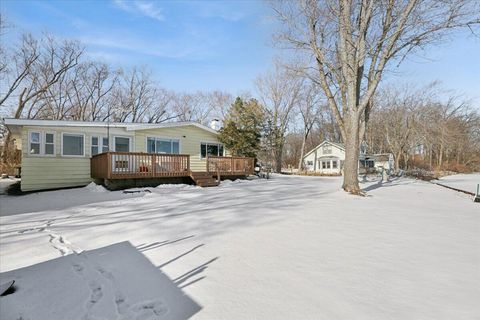 Photo of 27705 98th St, Salem Lakes, WI 53179 (MLS # 1947450)