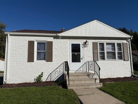 Photo of 3634 S 1st Pl, Milwaukee, WI 53207 (MLS # 1984157)