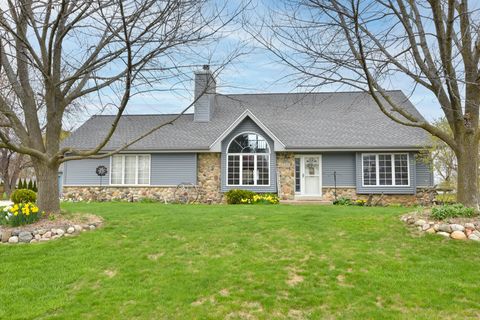 Photo of 3350 E Gracie Ln, Oak Creek, WI 53154 (MLS # 1915874)