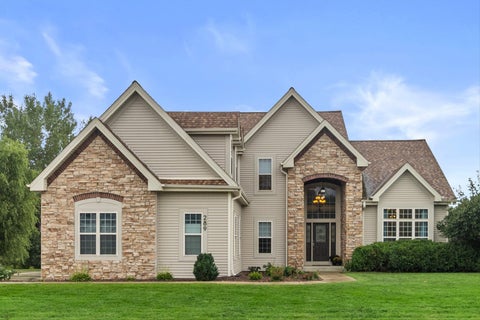 Photo of 289 Lakeridge Dr, Oconomowoc, WI 53066 (MLS # 1979956)