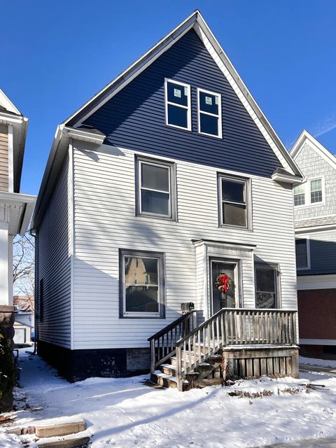 Photo of 1971 N Bartlett Ave, Milwaukee, WI 53202 (MLS # 1945671)