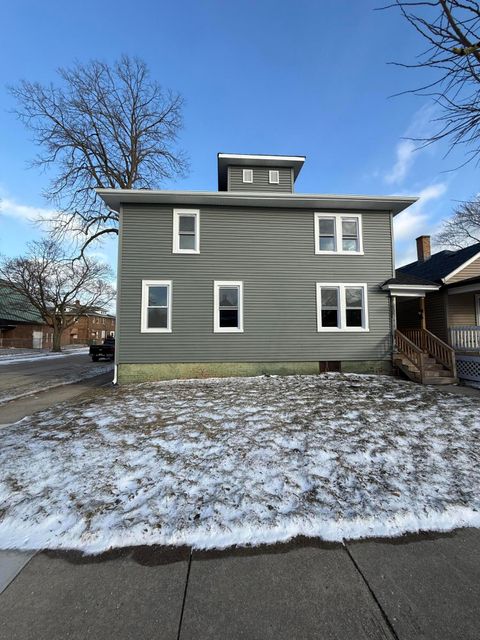 Photo of 1801 Center St, Racine, WI 53403 (MLS # 1945931)