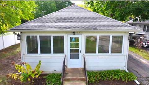 Photo of 1513 Skinner Dr, Twin Lakes, WI 53181 (MLS # 1949119)