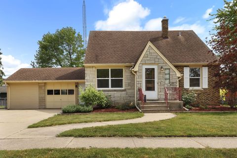 Photo of 1815 29th St, Kenosha, WI 53140 (MLS # 1964072)