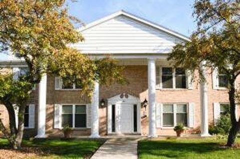 Photo of 937 W Heritage Ct, Mequon, WI 53092 (MLS # 1947986)
