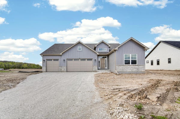 1251 VALLEY HILL LN, UNION GROVE, WI 53182 - Image c0aadc9dcf0506eb2fe80a3220c5bb96/3946776318