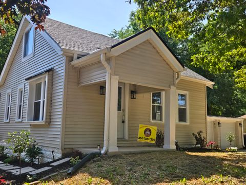 Photo of 536 N 116th St, Wauwatosa, WI 53226 (MLS # 1970307)