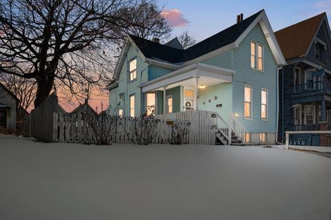 Photo of 1023 S 25th St, Milwaukee, WI 53204 (MLS # 1949528)