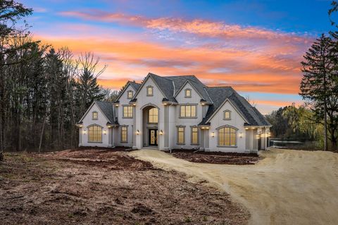 Photo of 10031 N Range Line Rd, Mequon, WI 53092 (MLS # 1920930)