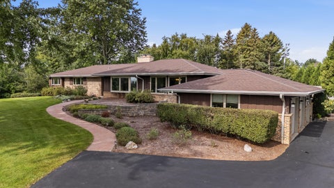 Photo of 1123 Lake Shore Rd, Grafton, WI 53024 (MLS # 1980261)
