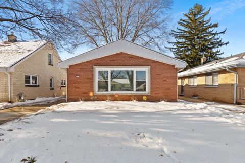 Photo of 3929 N 82nd St, Milwaukee, WI 53222 (MLS # 1945466)