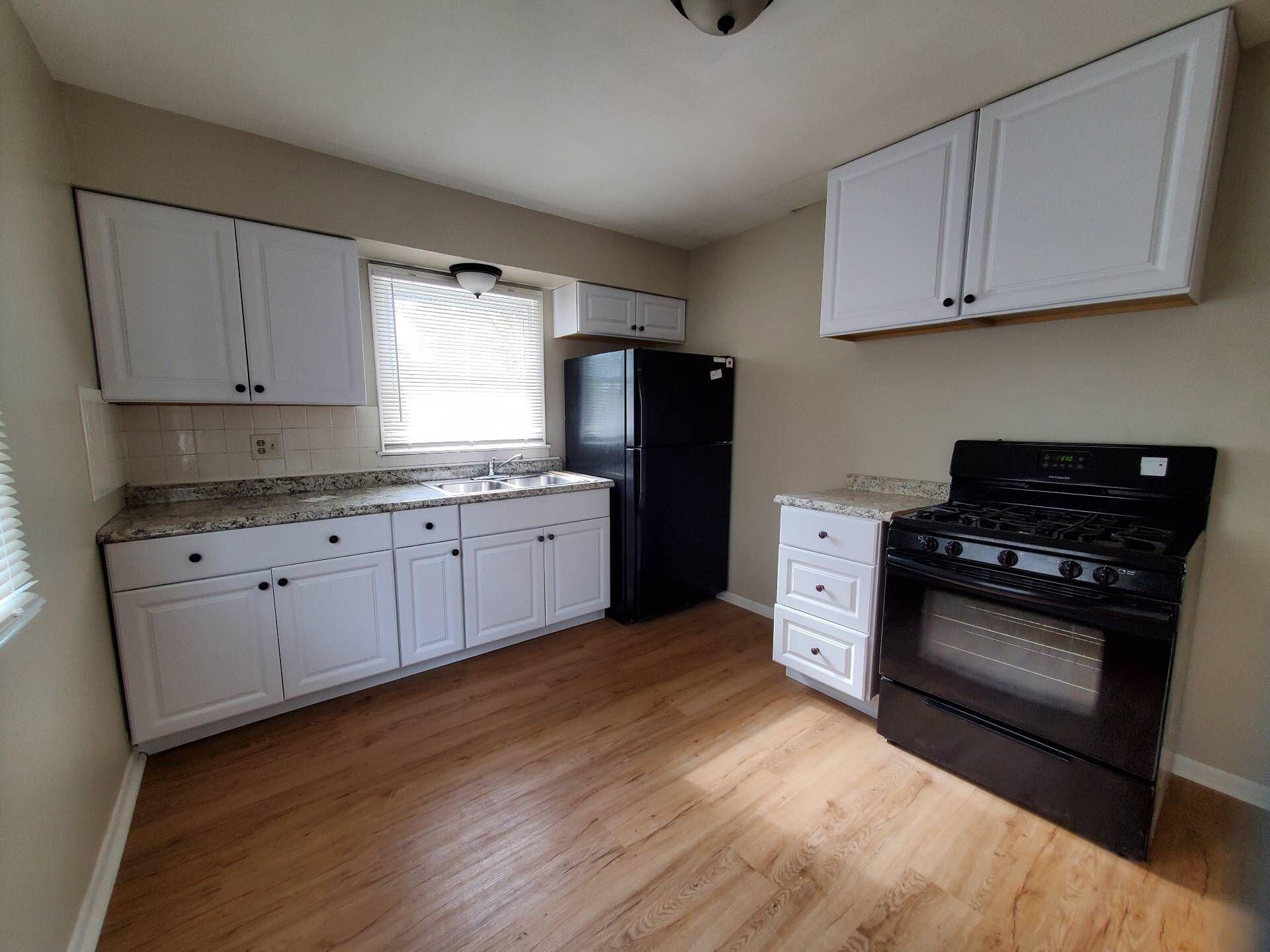 Milwaukee, Wisconsin 53218, United States, 3 Bedrooms Bedrooms, ,1 BathroomBathrooms,Residential,Active,9024