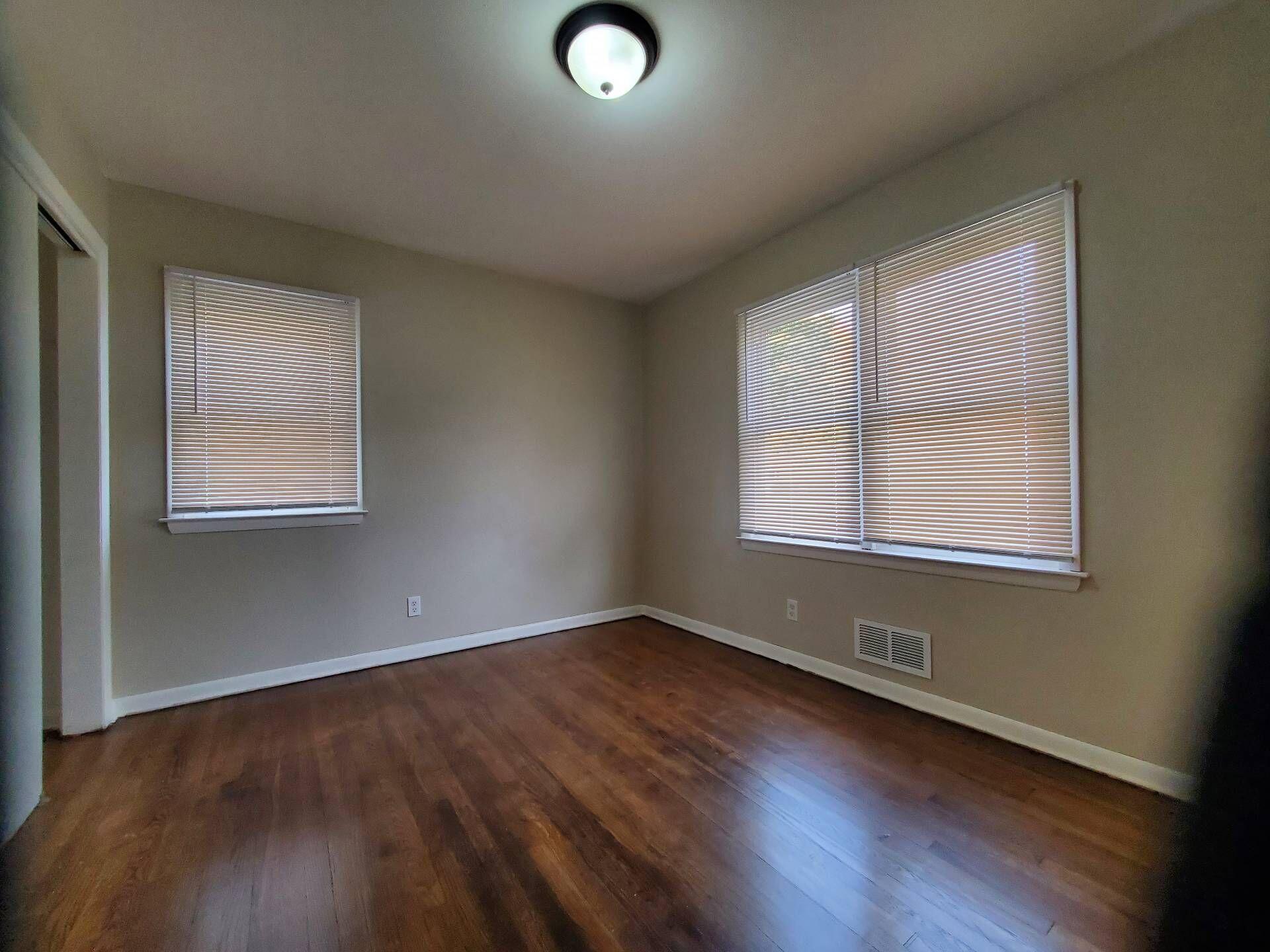 Milwaukee, Wisconsin 53218, United States, 3 Bedrooms Bedrooms, ,1 BathroomBathrooms,Residential,Active,9024