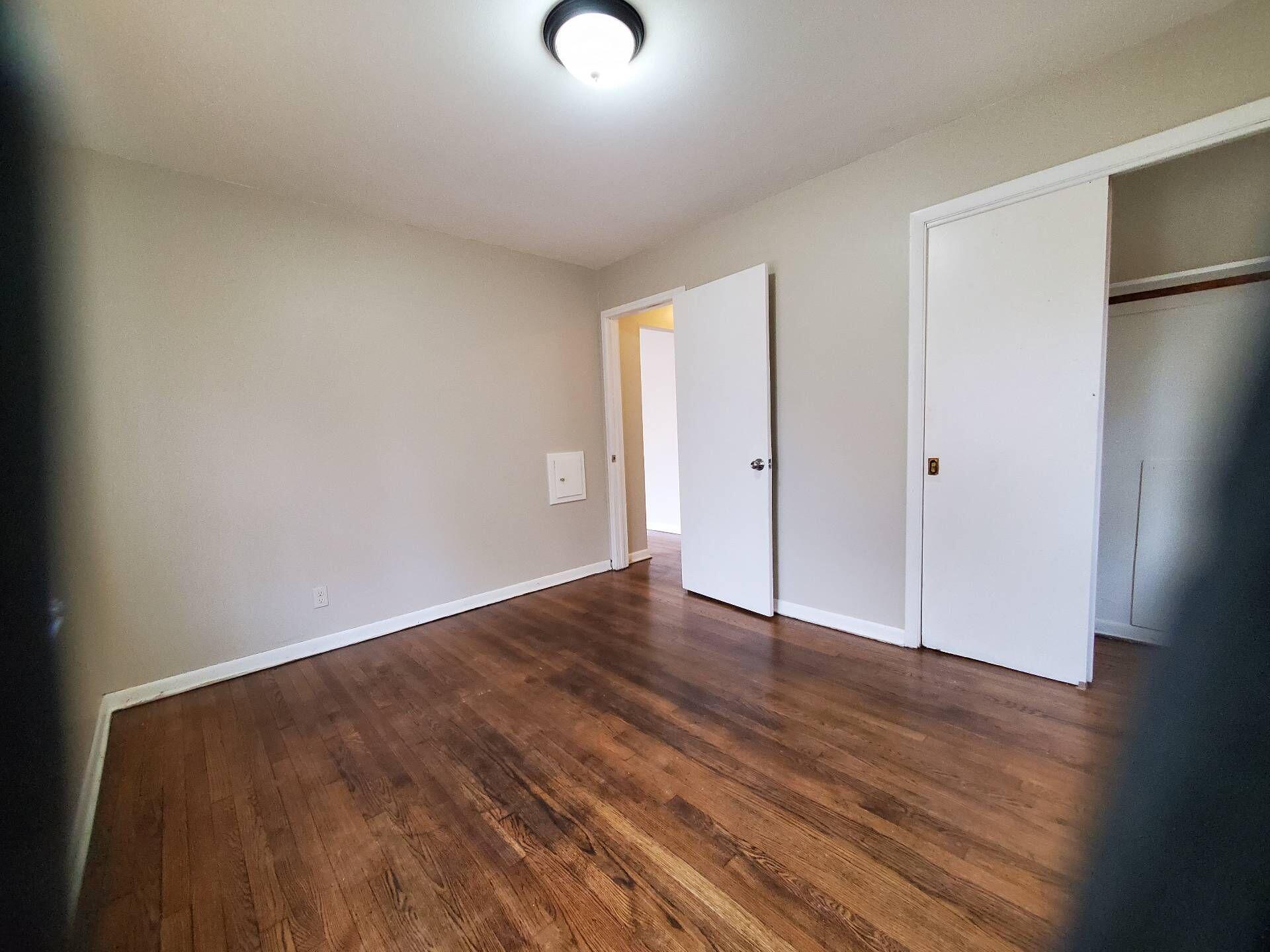 Milwaukee, Wisconsin 53218, United States, 3 Bedrooms Bedrooms, ,1 BathroomBathrooms,Residential,Active,9024