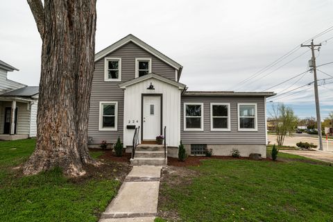 Photo of 224 Madison St, Burlington, WI 53105 (MLS # 1949927)