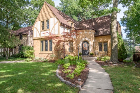 Photo of 108 N 88th St, Wauwatosa, WI 53226 (MLS # 1979842)