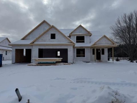 Photo of N74W24747 Lauren Dr, Sussex, WI 53089 (MLS # 1945159)