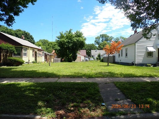 5066 N 24TH PL, MILWAUKEE, WI 53209 - Image c141b1bf6d5d643e4dba0052c942dec6/3828075829