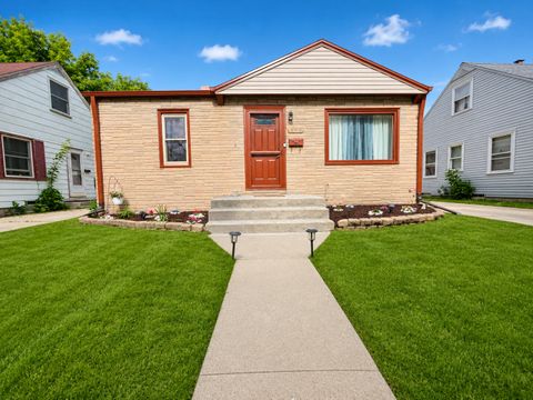 Photo of 3744 S 23rd St S, Milwaukee, WI 53221 (MLS # 1968439)