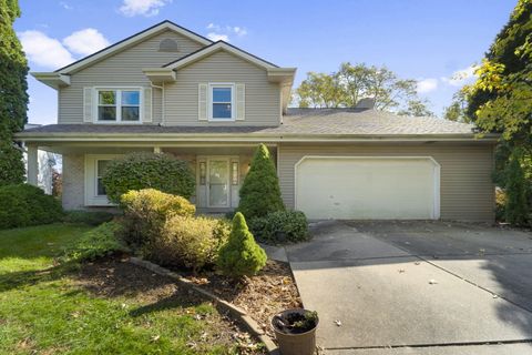 Photo of 8110 S Verdev Dr, Oak Creek, WI 53154 (MLS # 1941197)