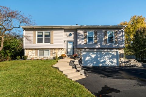 Photo of 124 E Monroe Ave, Hartford, WI 53027 (MLS # 1951497)