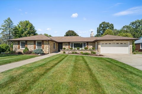 Photo of N87W15786 Belleview Blvd, Menomonee Falls, WI 53051 (MLS # 1935284)